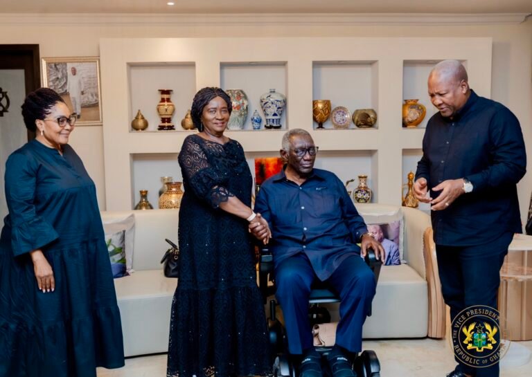 Ex-President Kufuor commiserates with Mahama over the tragic helicopter crash