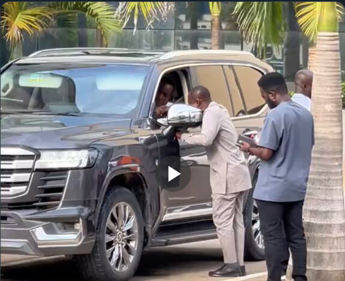 Watch man of God pray for Wontumi ahead of court proceedings