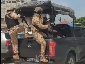 See how a NACOC officer, escorting Abu Trica and associates, fell from a moving vehicle