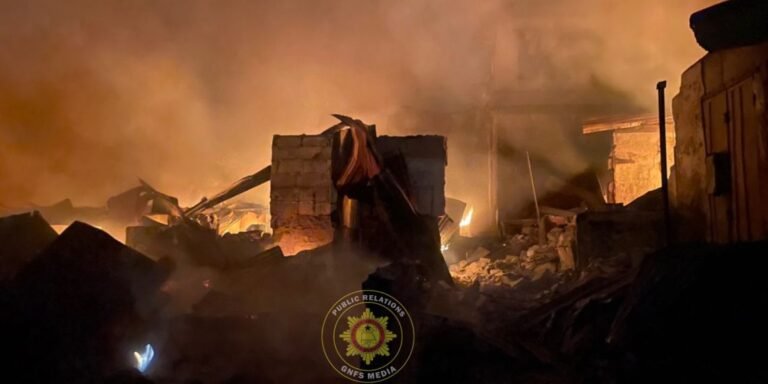 Photos – Anwona Market in Kumas catches fire 24 hours after Sofoline fire