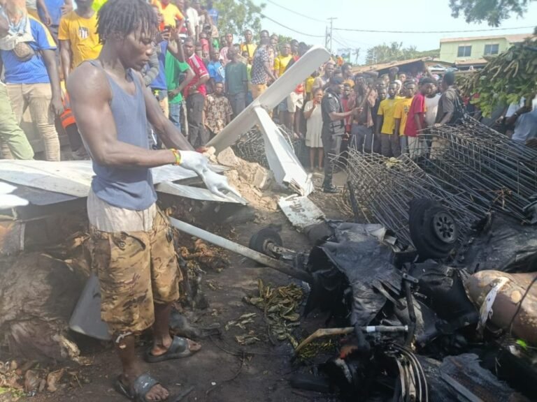 Video – 2 dead following a tragic helicopter crash at Tema School Park