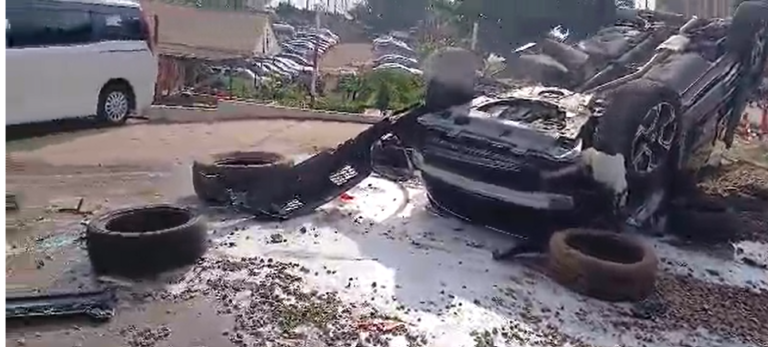 Photos – More than 15 vehicles destroyed in Kumasi fuel tanker crash