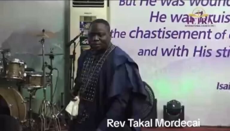 “Don’t marry any man who gives GH¢10 or GH¢20 as offering” – Pastor tells his female congregants