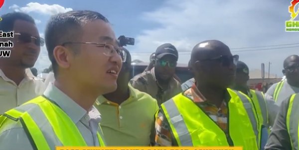 Watch a Chinese contractor beg the Road Minister
