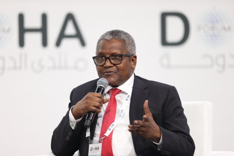 “He didn’t do any magic” – Aliko Dangote praises Mahama over Ghana’s economic recovery